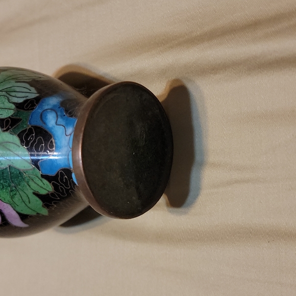 Vintage Chinese Cloisonne vase - Picture 2 of 3
